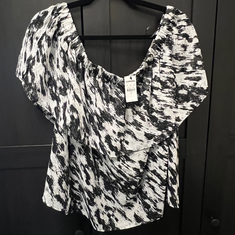 Black and white top